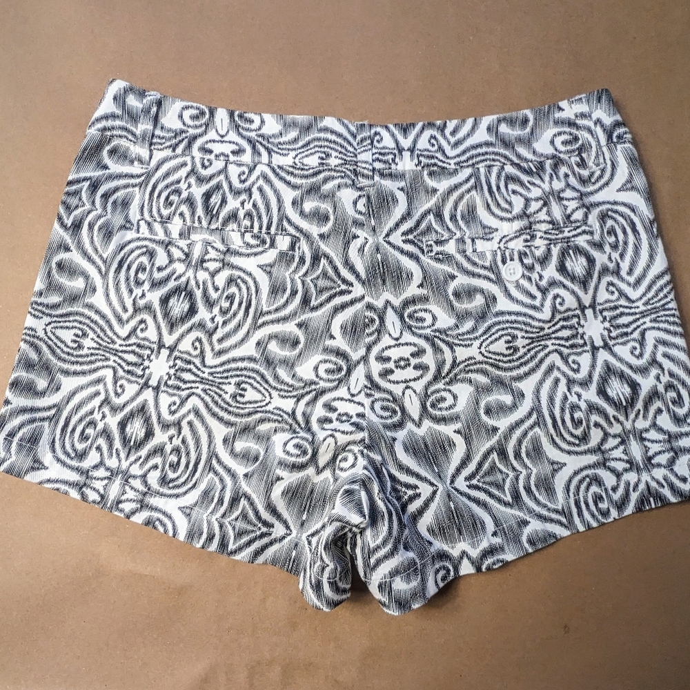 Macbeth Collection Shorts (Size M) - Picture 2 of 7
